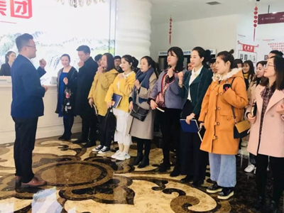 熱烈歡迎丨昌禾商學院，柔然彩虹隊光臨寧夏昌禾裝飾參觀學習！